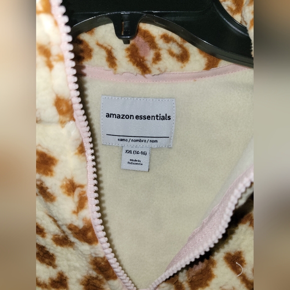 New Amazon Essentials Girls Sherpa Fleece Quarter-Zip Jacket - Picture 2 of 7